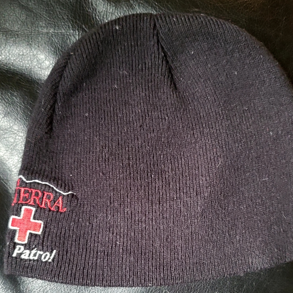 Sierra at Tahoe ski Patrol black benie sz small - Picture 3 of 3